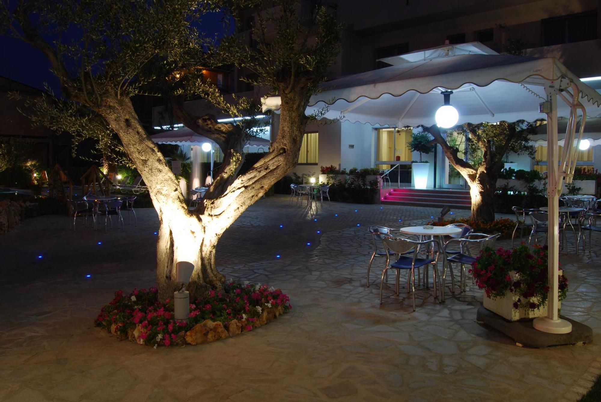 Hotel Costa Verde Tortoreto Εξωτερικό φωτογραφία